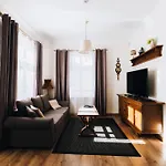 Rosalie Apartment *
