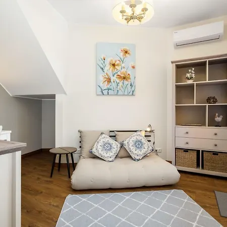 Rosalie アパート パルヌ