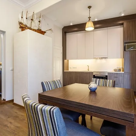 Rosalie Apartment