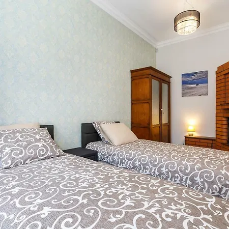 Rosalie アパート パルヌ